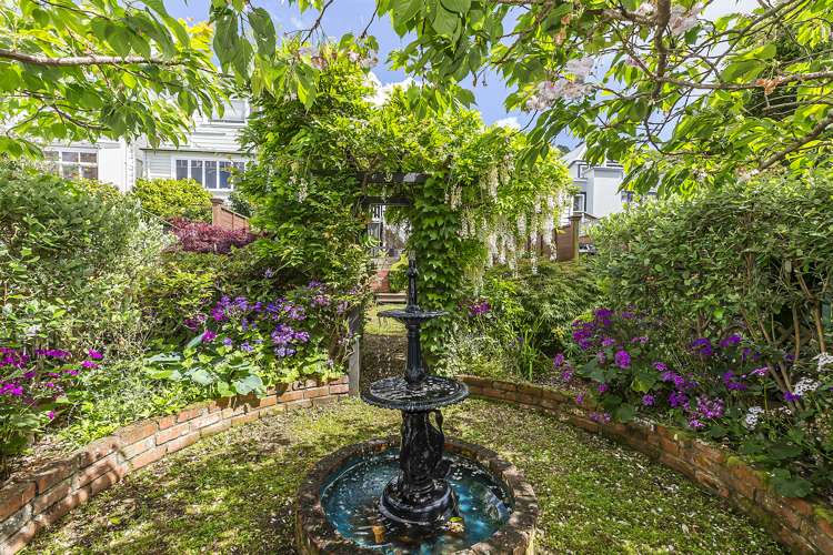 33 Grant Road Thorndon_16