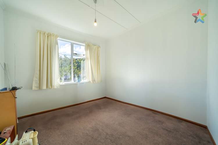 88 Main Road Wainuiomata_9