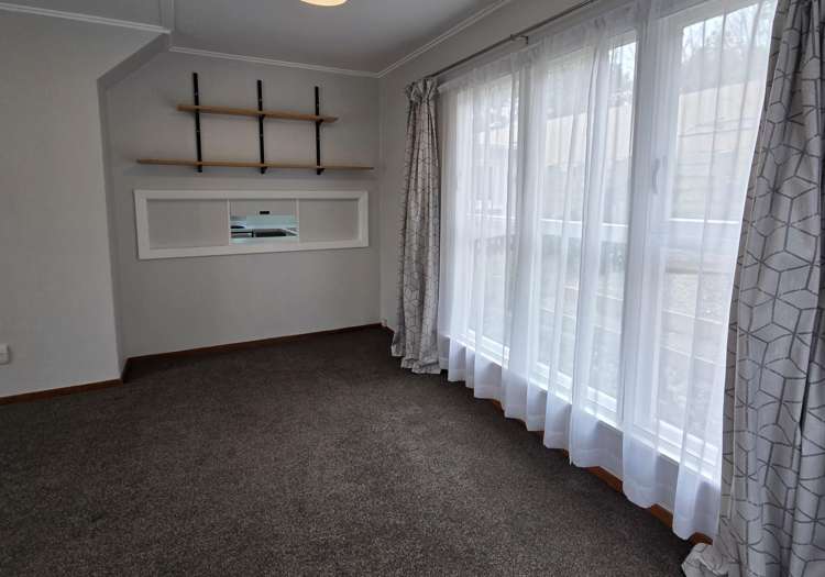 8A Devon Place Cannons Creek_11