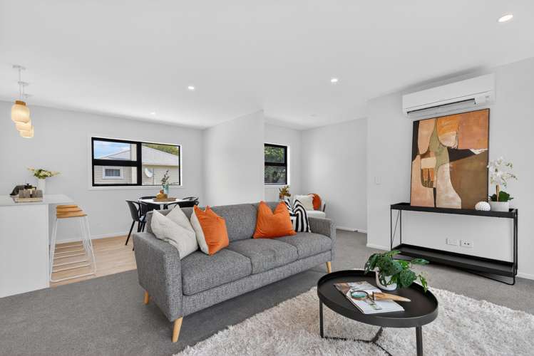 2/61 Westminster Road Wainuiomata_12