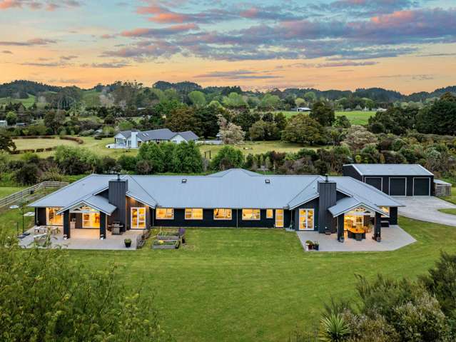 Wainui - luxury and space, two homes in one