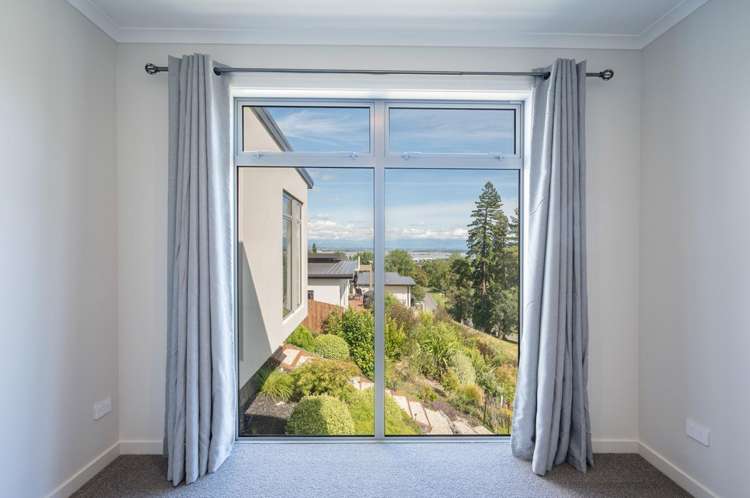 22 Hill Tops Way Stoke_17