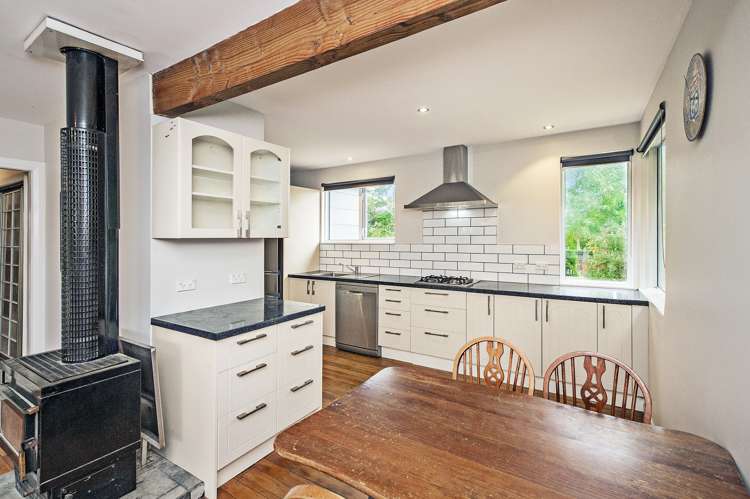 5702 West Coast Road Springfield_4