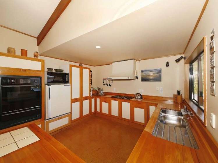 609 Port Underwood Road Whatamango Bay_18