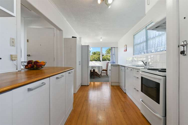 16 Manapouri Place Glenview_8