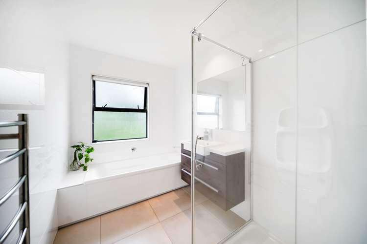 41 Andalusian Way Karaka_10