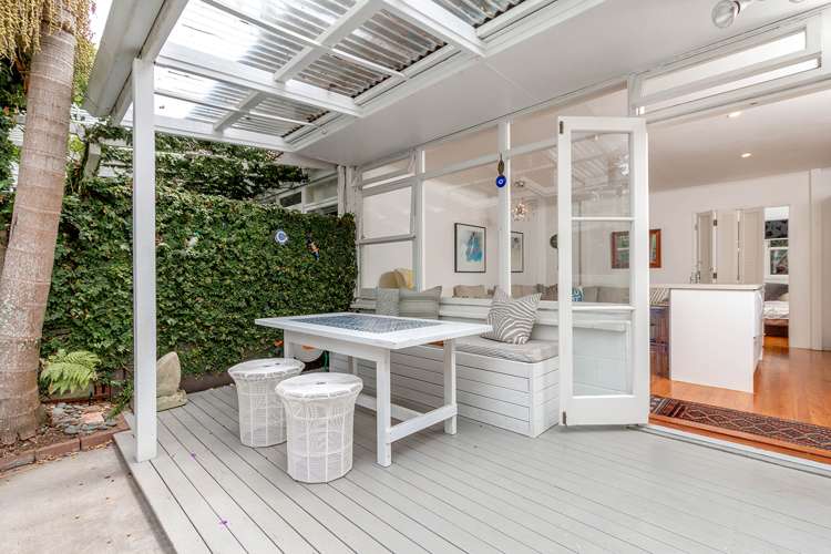 2/1 Saratoga Avenue Herne Bay_9