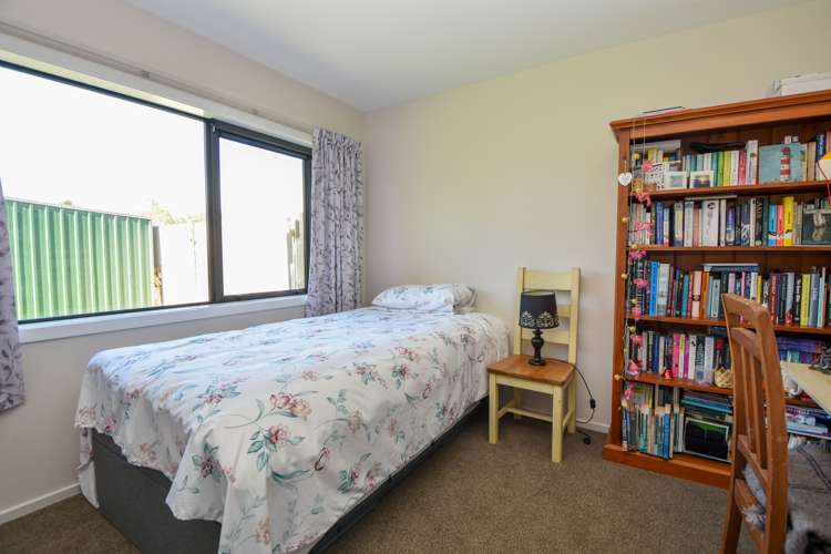 33 Ashmore Park Road Carterton_9