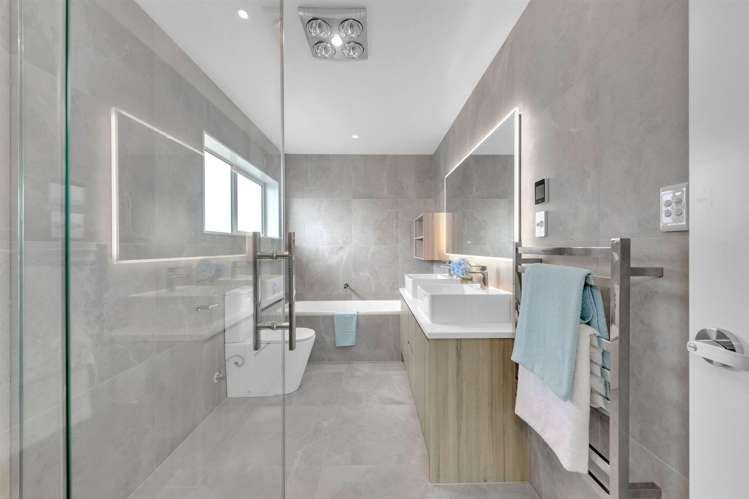 2 Uru Drive Flat Bush_17