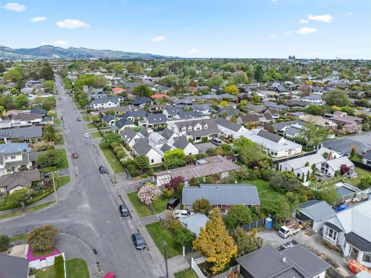 61, 73, 75A, 75B, 77 Bryndwr Road Bryndwr_19