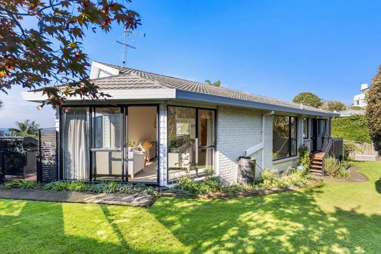 2/4 Oban Road Browns Bay_24