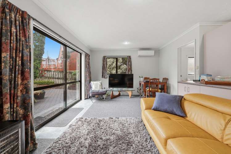 21 Ferntree Drive Wakari_19