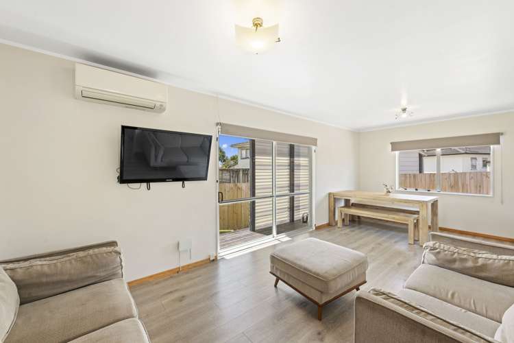 2/8 Jontue Place Clover Park_5