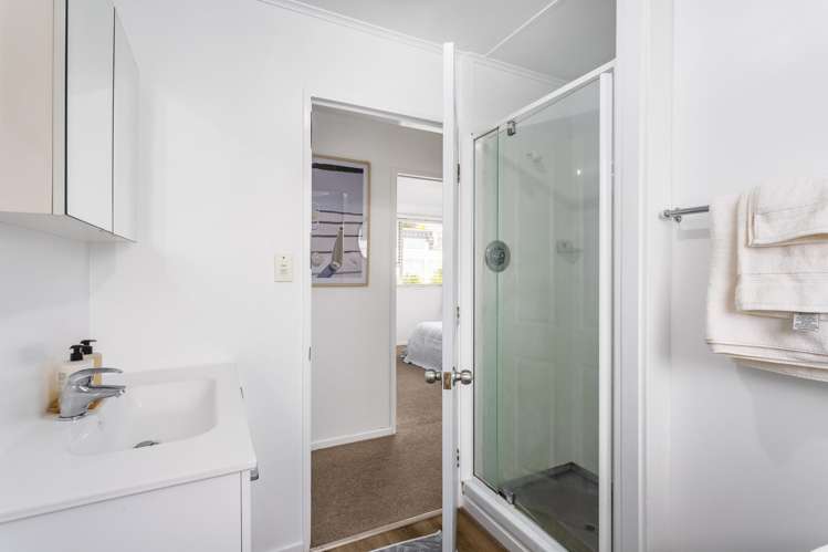 25 Clapham Grove Stokes Valley_12