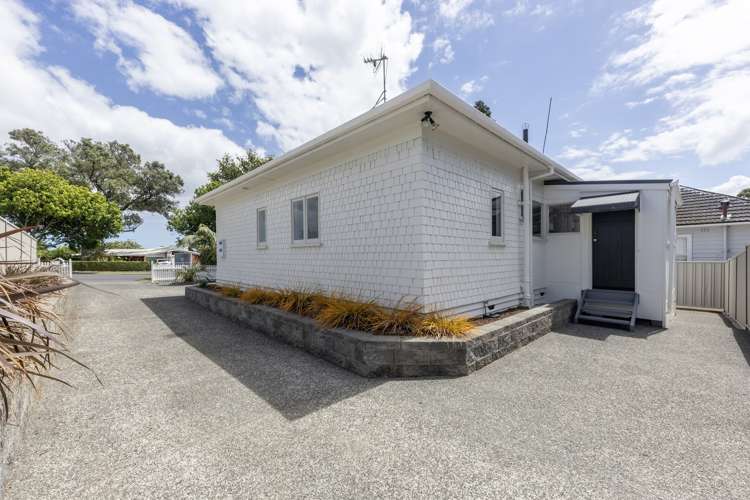 37 Woodward Road Mount Albert_14