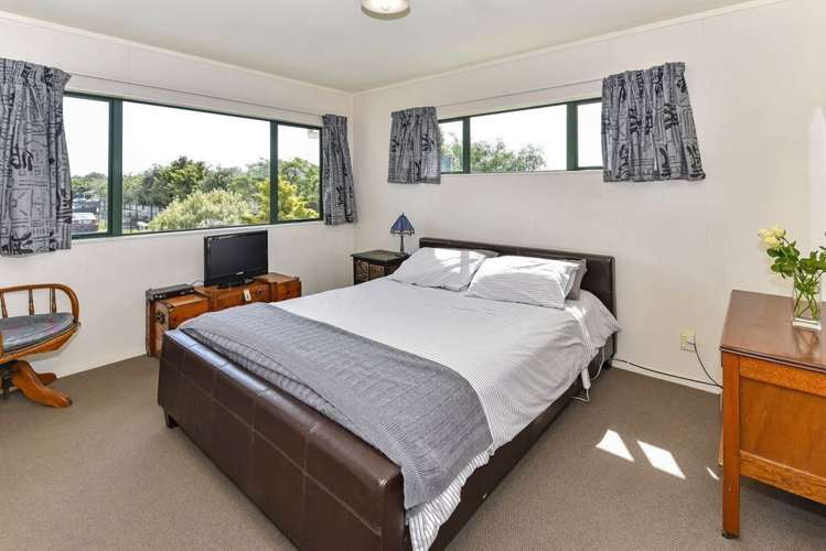 16 Bill Phillip Place Clendon Park_9