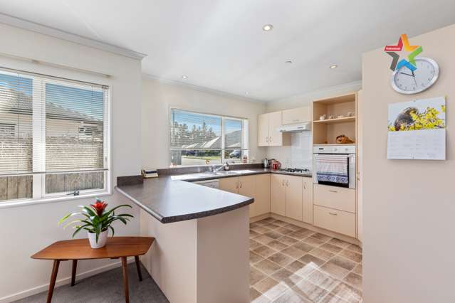 14 Woodland Grove Wainuiomata_4