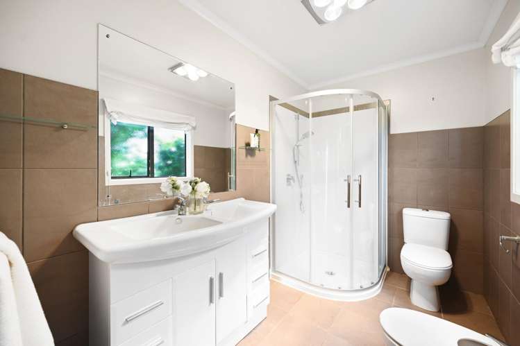 10 Farleigh Close Huntington_18