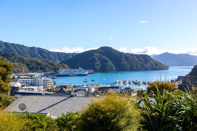 8 Taranaki Street Picton_1