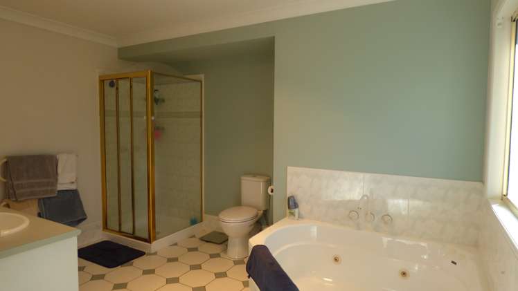 2 Careen Grove Gulf Harbour_8