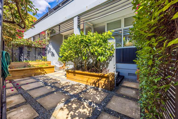 3/9 Don Croot Street Morningside_19