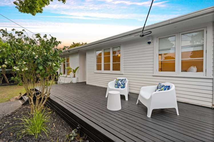 52 Neil Avenue Te Atatu Peninsula_19