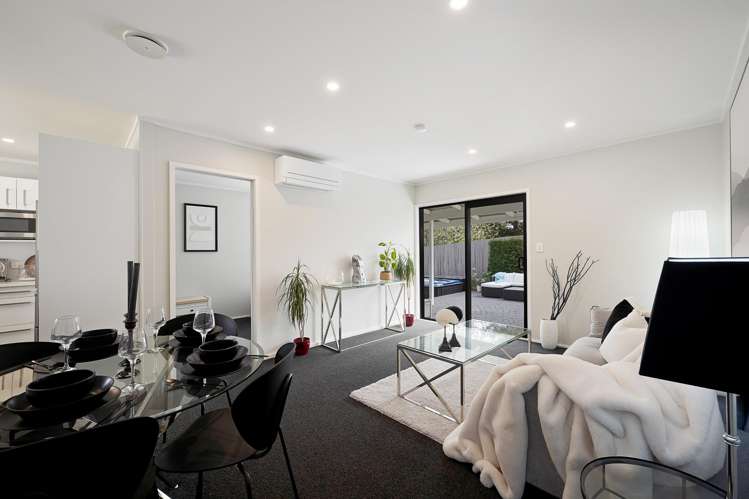 2/15 Castaing Crescent Te Atatu South_11