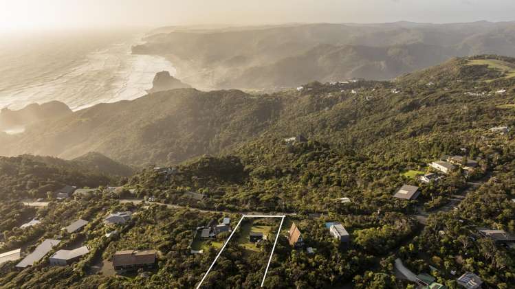 6 Log Race Road Piha_2