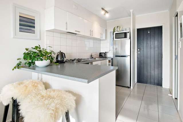 13/16 Belmont Terrace Remuera_4