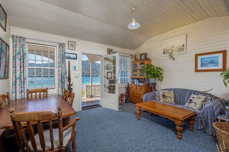 2121 Queen Charlotte Drive Anakiwa and Surrounds_6