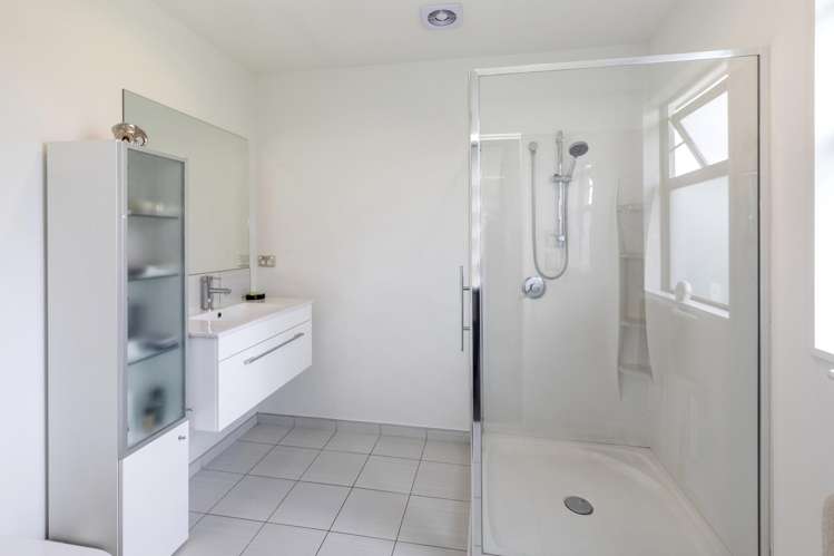 37 Little Oaks Drive Yaldhurst_13