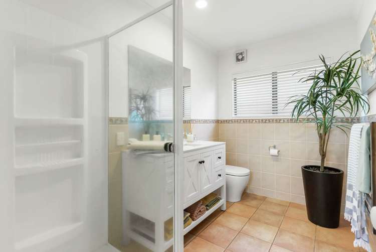 31a Oakwood Grove Eastern Beach_15