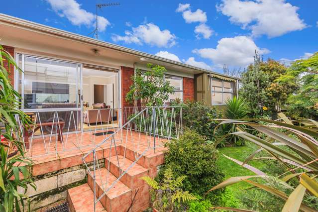 2/33 Tawhiri Road One Tree Hill_1