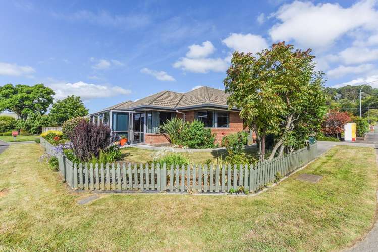 125 Saxton Road Stoke_11