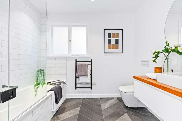 8 Waipani Road Te Atatu Peninsula_15