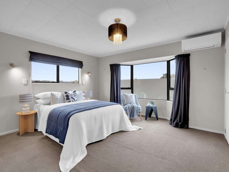 57 Lansdowne Crescent Glenview_13