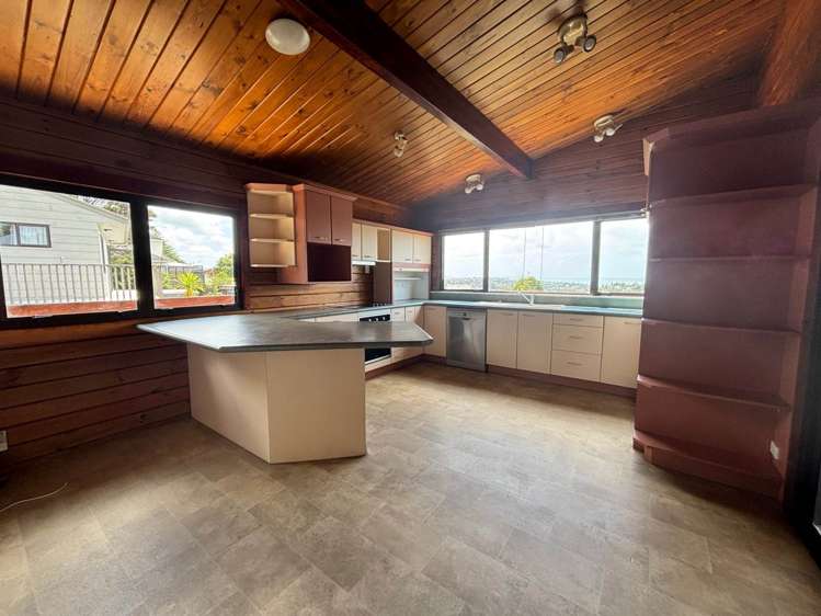 627 East Coast Road Browns Bay_6