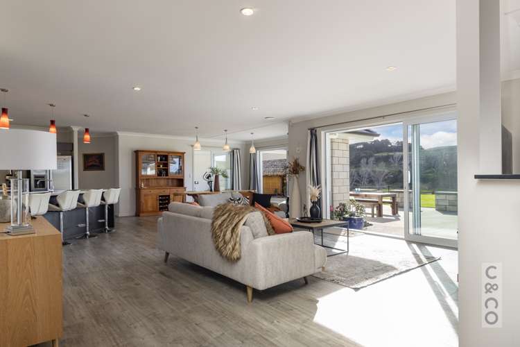 1242 State Highway 16 Waimauku_13