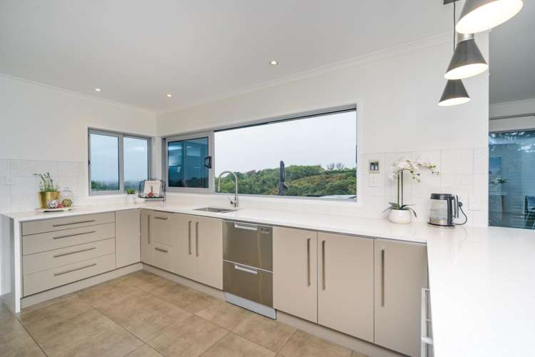 78 Cashmere Drive Fitzherbert_5