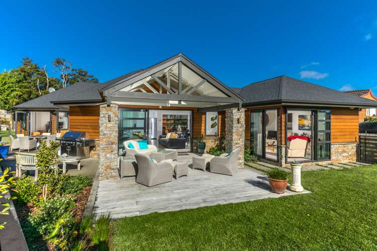 6 Traffic Road Greenhithe_0