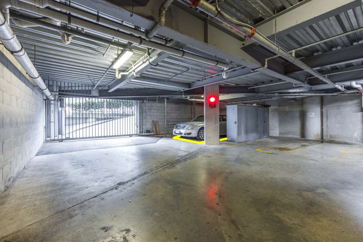 1b/6 Saint Martins Lane Grafton_11