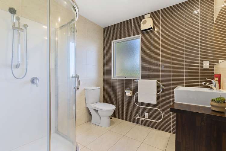 86 Coachman Drive Flat Bush_14