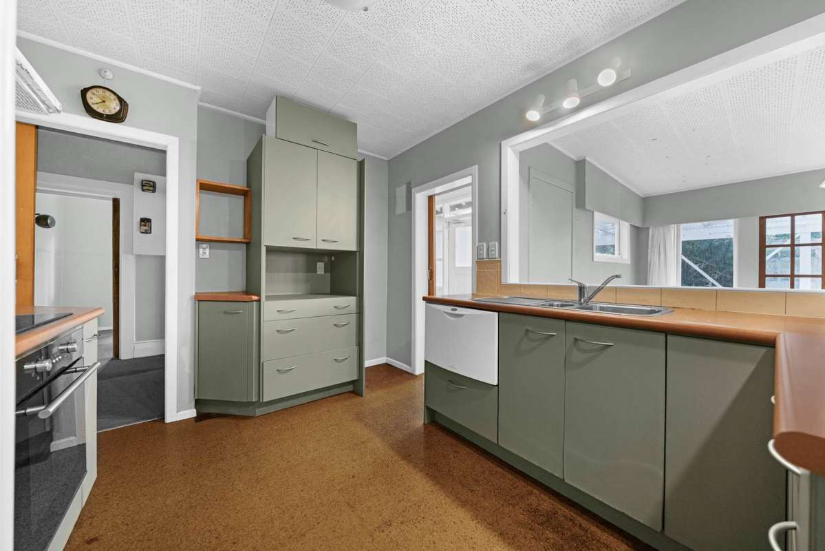 590 Mount Albert_3