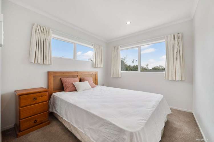 1e Bollard Avenue Mount Albert_8