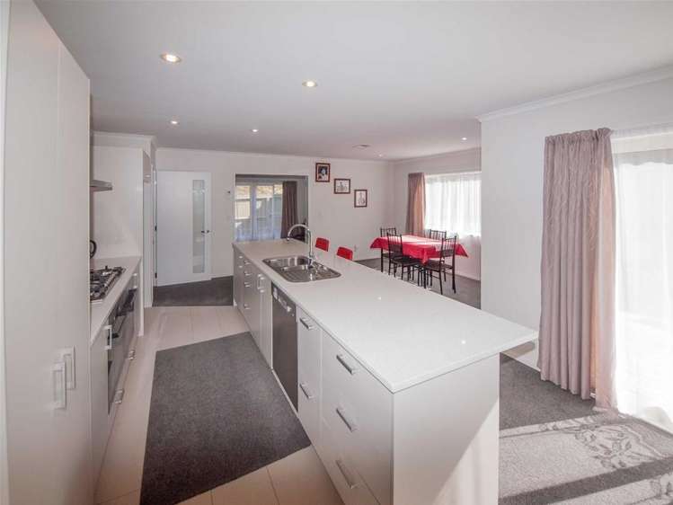 98 Amesbury Drive Churton Park_7