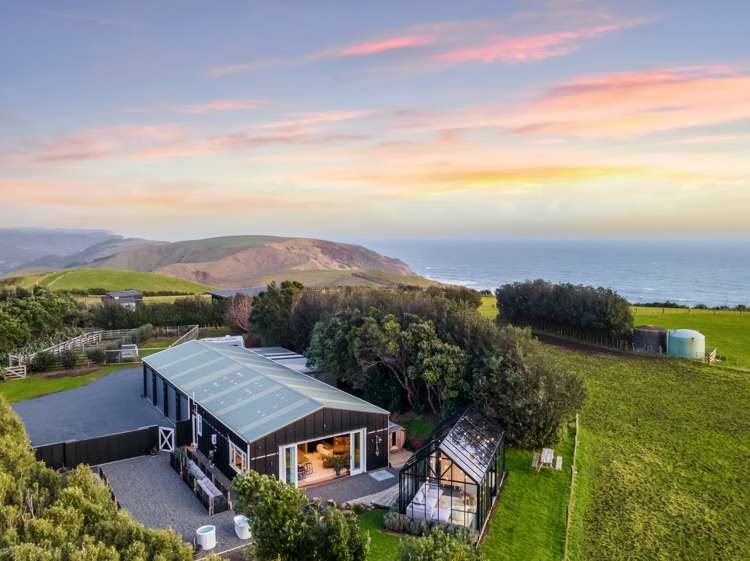 216 Constable Road Muriwai Beach_6