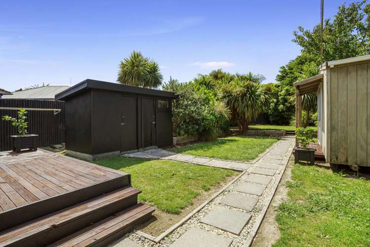 12a Naenae Road Naenae_11