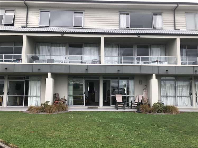 2/300 Lake Terrace Taupo_0