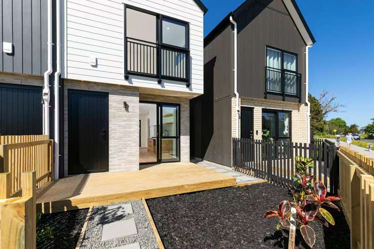 2/18 Scott Road Hobsonville_16