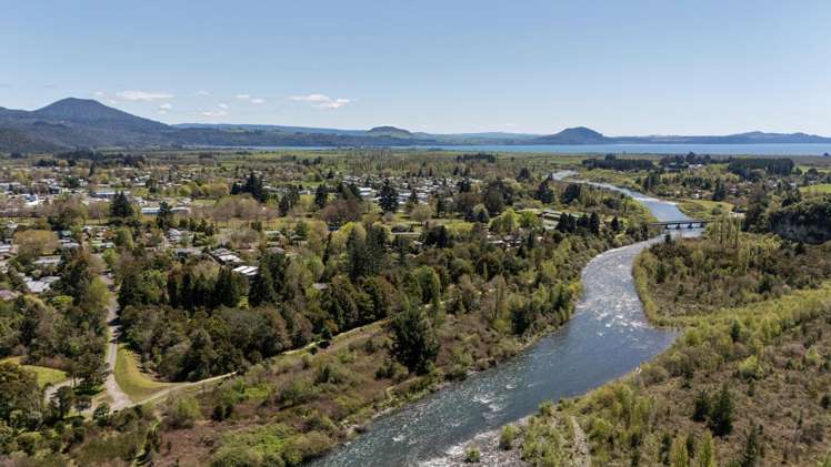 11 Te Aho Road Tongariro River_31